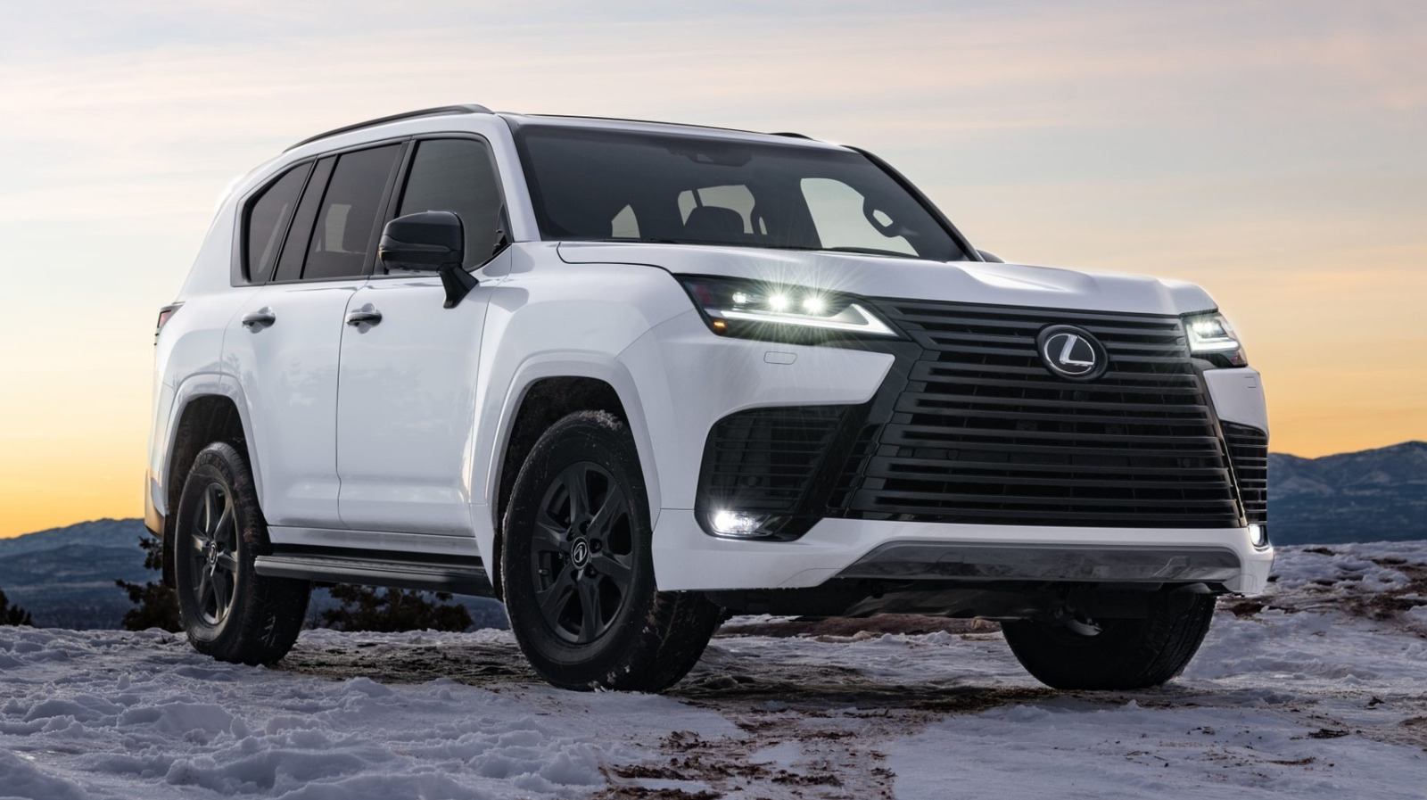 Lexus LX und Toyota Land Cruiser im Vergleich: Lohnt sich das zusätzliche Geld, das Sie für die Luxusmarke bezahlen?