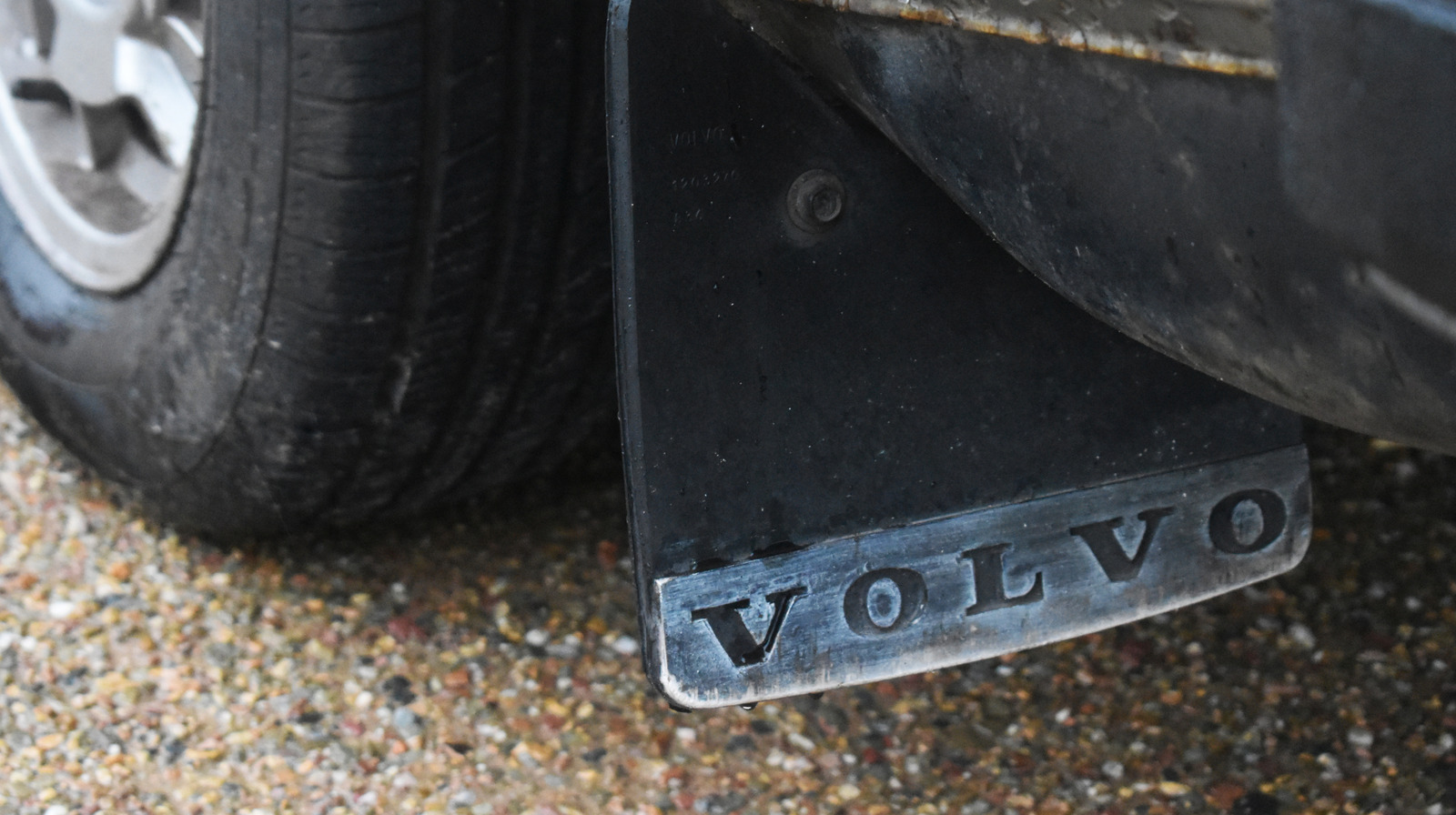 Warum sind Schlammlappen nicht mehr Standard für Autos?